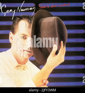 45 RPM 7' etichetta discografica britannica di She's Got Claws di Gary Numan. Scritto e prodotto da Gary Numan. Pubblicato nell'agosto 1981 su Beggars Banquet Records. Foto Stock