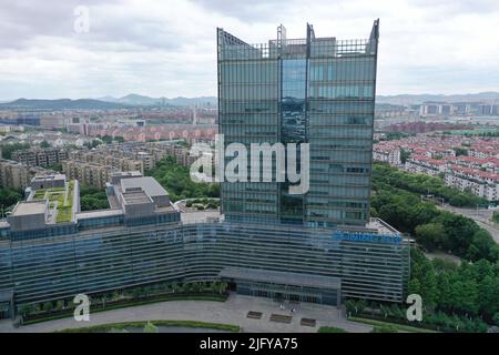 NANJING, CINA - 6 LUGLIO 2022 - la sede del Suning Group si trova a Nanjing, nella provincia di Jiangsu, nella Cina orientale, il 6 luglio 2022. Recentemente, t Foto Stock