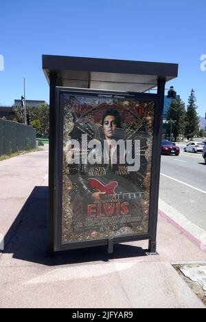 Los Angeles, California, USA 19th Giugno 2022 una visione generale dell'atmosfera della fermata Elvis Movie Bus di Baz Luhrmann il 19 Giugno 2022 a Los Angeles, California, USA. Foto di Barry King/Alamy Stock Foto Foto Stock