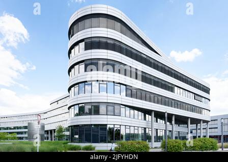 Colonia, Germania 05 luglio 2022: Edificio principale del fornitore di energia elettrica, gas, acqua e calore RheinEnergie a colonia Foto Stock