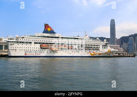 La nave da crociera Star Pesces (Star Crociere) - Genting Hong Kong - nel 2022, la nave è stata venduta per rottami ad Alang, India. Foto Stock