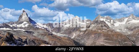 Matterhorn Peak, 4478m, con Dent Blanche, Pointe de Zinal, Grand Cornier e Obergabelhorn, Zermatt, Vallese, Alpi svizzere, Svizzera, Europa Foto Stock