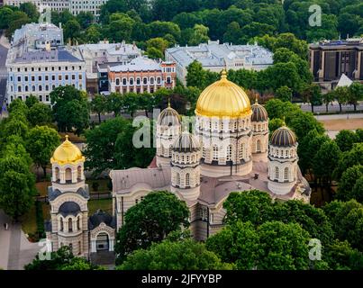 Natività della Cattedrale ortodossa di Cristo, vista elevata, riga, Lettonia, Europa Foto Stock