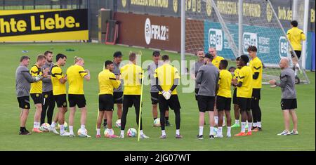 Città di Dortmund, Germania. 06th luglio 2022. Primo : 6th luglio 2022, calcio, 1st Bundesliga, stagione 2022/2023, BVB, Borussia Dortmund, allenatore Edin TERZIC, con squadra, Team Credit: dpa/Alamy Live News Foto Stock