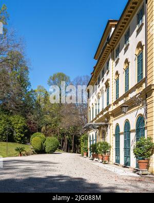 Villa Pallavicino a Stresa circondata da un bellissimo parco affacciato sul Lago maggiore, Piemonte, Italia Foto Stock