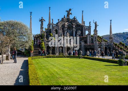 Isola Bella, Stresa, Italy, Apr 2022 - il Teatro massimo, il monumento più importante nel giardino dell'Isola Bella Foto Stock