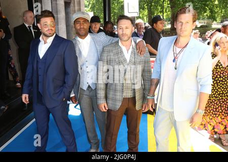 Blue, Antony Costa, Simon Webbe, Duncan James e Lee Ryan, TRIC Awards, Grosvenor House, Londra, Regno Unito, 06 luglio 2022, foto di Richard Goldschmidt Foto Stock