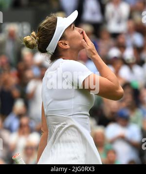 Londra, GBR. 06th luglio 2022. London Wimbledon Championships Day 06/07/2022 Simona Halep (ROU) vince la partita finale di un quarto credito: Roger Parker/Alamy Live News Foto Stock