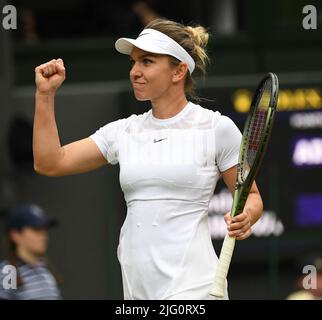 Londra, GBR. 06th luglio 2022. London Wimbledon Championships Day 06/07/2022 Simona Halep (ROU) vince la partita finale di un quarto credito: Roger Parker/Alamy Live News Foto Stock