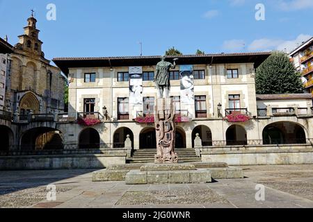 Città vecchia di Guernica. Guernica fu bombardata dalla Luftwaffe della Germania nazista. L'attacco ispirò la pittura Guernica di Pablo Picasso, raffigurando il suo oltraggio Foto Stock