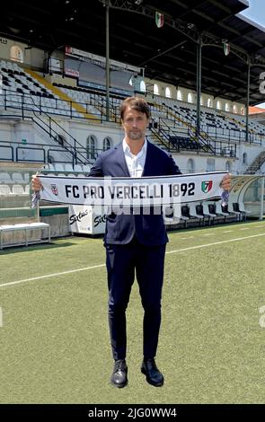 Vercelli, Italia. 6th luglio 2022. Presentazione di massimo Paci, nuovo allenatore di Pro Vercelli 2022/23. Credit: Giorgio Morera/Alamy Live News Foto Stock