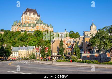 Strada della città vecchia di Quebec. Città bassa. Strada vuota, nessuna gente. Foto Stock