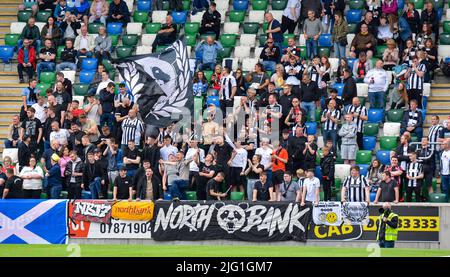 St Mirren Fans - Linfield Vs St Mirren, sabato 2nd luglio 2022, Windsor Park, Belfast Foto Stock