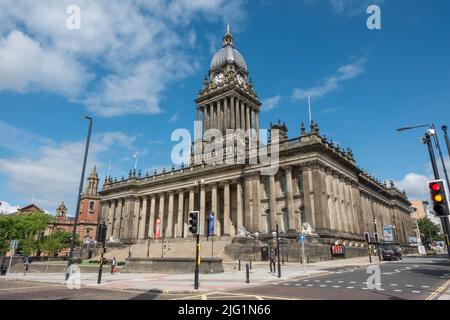 Il Municipio di Leeds, un edificio municipale del 19th° secolo situato nella Headrow, nel centro di Leeds, West Yorkshire, Regno Unito. Foto Stock