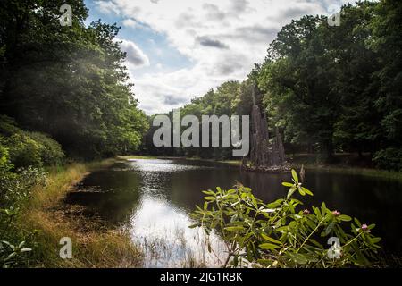 Lago nell'Azalea e Rhododendron Park Kromlau, Sassonia, Germania Foto Stock