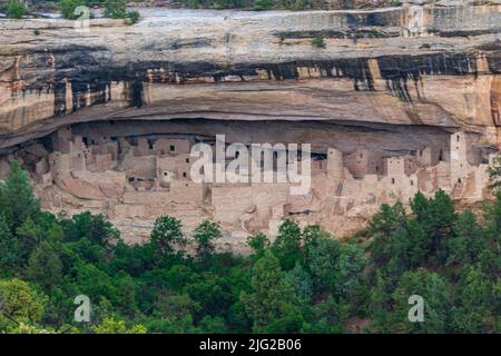 Una delle più grandi abitazioni sulla scogliera nel Parco Nazionale di Mesa Verde Foto Stock