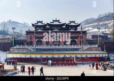 L'ingresso al monastero di Ta'Er/ Kumbum è uno dei sei più grandi monasteri tibetani di Gelug. Foto Stock