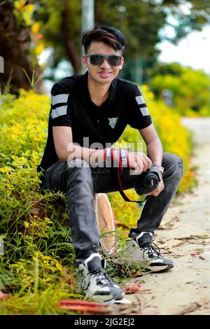 500+ migliori foto di Handsome Boy | Foto di Cute Stylish Boy | Scarica immagini di Beautiful Boy Stock Free Images on alamy Foto Stock