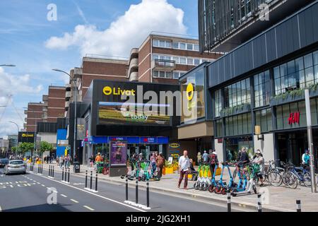 Londra- Giugno 2022: Livat Hammersmith, un centro commerciale e complesso di uffici in King Street nella parte ovest di Londra Foto Stock