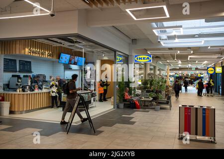 Londra- Giugno 2022: Livat Hammersmith, un centro commerciale e complesso di uffici in King Street nella parte ovest di Londra Foto Stock