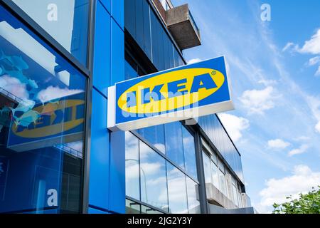 Londra- Giugno 2022: Negozio IKEA presso Livat Hammersmith, filiale multinazionale svedese di rivenditori King Street nella parte ovest di Londra Foto Stock