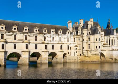 Chateau de Chenonceau è un castello francese sul fiume Cher, nei pressi del piccolo villaggio di Chenonceaux, Indre-et-Loire, Centro-Val de Loire. Francueil, P. Foto Stock