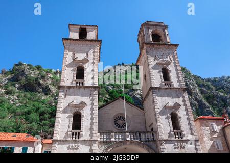 Cattedrale di San Trifone a Cattaro . Chiesa di San Michele a Cattaro Montenegro Foto Stock