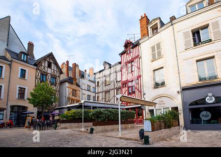 Casa tradizionale di rue du Petit Puits, città vecchia di Orleans, Centre-Val de Loire regione; Francia. Foto Stock