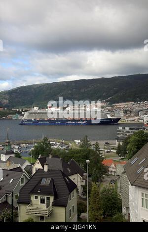 Mein Schiff visita Bergen, Norvegia Foto Stock