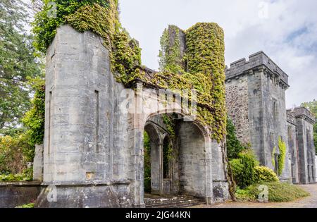 Castello Armadale con giardini e giardini, casa di Clan Donald, in Armadale Sleat a sud dell'isola di Skye sulla costa occidentale della Scozia Foto Stock