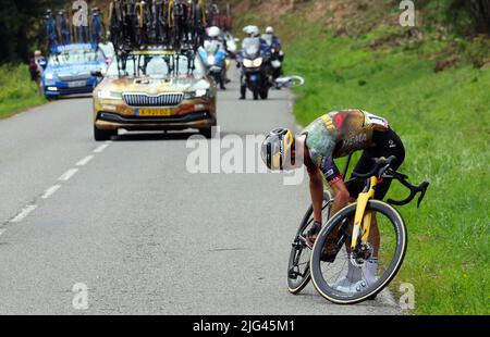 Binche a Longwy, Francia. 7th luglio 2022. US 'Sepp Kuss di Jumbo-Visma ritratto durante la fase sei della gara ciclistica di Tour de France, una corsa di 220 km da Binche, Belgio, a Longwy, Francia, giovedì 07 luglio 2022. Il Tour de France di quest'anno si svolge dal 01 al 24 luglio 2022. BELGA PHOTO POOL JASPER JACOBS - UK OUT Credit: Belga News Agency/Alamy Live News Foto Stock