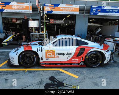 Monza Italy 7 2022 luglio 56 TEAM PROJECT 1 DEU M Porsche 911 RSR - 19 Brendan Iribe (USA) B Oliver Millroy (GBR) S ben Barnicoat (GBR) durante Endurance -WEC Monza Italy 7 2022 luglio Foto Stock