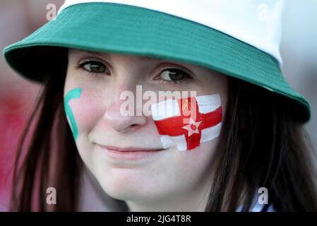 Southampton, Inghilterra, 7th luglio 2022. Tifoso dell'Irlanda del Nord prima della partita del Campionato europeo delle Donne UEFA 2022 al St Mary's Stadium di Southampton. Il credito dell'immagine dovrebbe leggere: Paul Terry / credito dello Sportimage: Notizie dal vivo dello Sportimage/Alamy Foto Stock