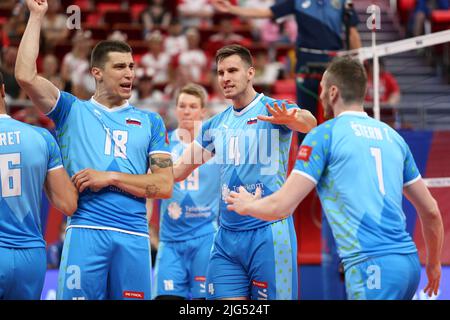 Danzica, Polonia. 07th luglio 2022. Klemen Cebulj e Jan Kozamernik durante la partita FIVB Volleyball Nations League Men's Pool 6 tra Bulgaria e Slovenia a Danzica, Polonia, il 7 luglio 2022. (Piotr Matusewicz/PressFocus/Sipa USA)France OUT, Poland OUT Credit: Sipa USA/Alamy Live News Foto Stock