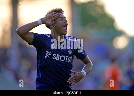 Il Mateo Joseph di Leeds United celebra il quarto obiettivo del gioco durante la partita di prima della stagione allo stadio comunitario LNER di Huntington. Data foto: Giovedì 7 luglio 2022. Foto Stock