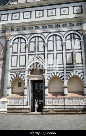 Facciata esterna della Chiesa di Santa Maria Novella a Firenze Foto Stock