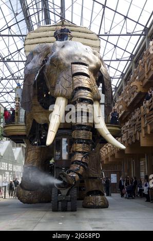 Elefante meccanico a Nantes, Francia Foto Stock