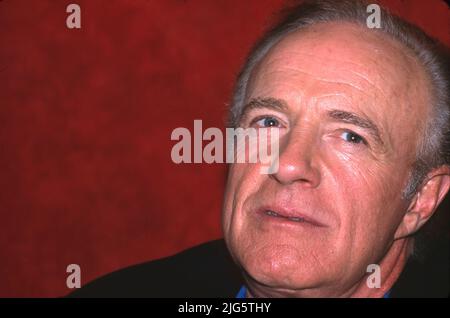 Beverly Hills, Stati Uniti. 09th Mar 2011. James Caan, circa 2003. La riproduzione da tabloidi americani è assolutamente vietata. Credit: PictureLux/The Hollywood Archive/Alamy Live News Foto Stock