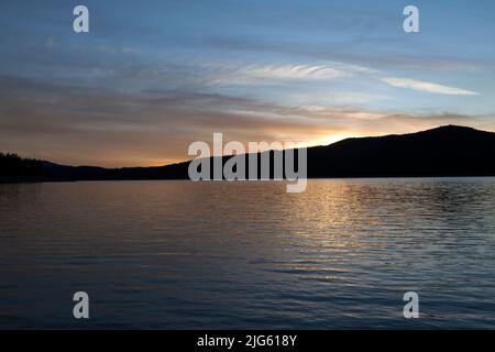 Lago Stampede nella Sierra Nevada di Califonria. Foto Stock