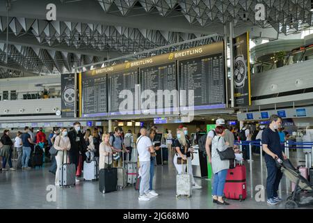 Abflüge, Reisende, Terminal 1, Flughafen, Francoforte sul meno, Hessen, Germania Foto Stock