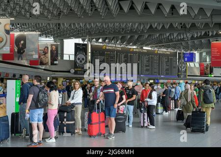 Abflüge, Reisende, Terminal 1, Flughafen, Francoforte sul meno, Hessen, Germania Foto Stock