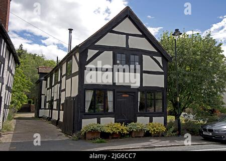 Terracotta Barn è una casa medievale in legno bianco e nero nel borgo medievale di Pembridge in Arrow Valley Herefordhire UK Foto Stock