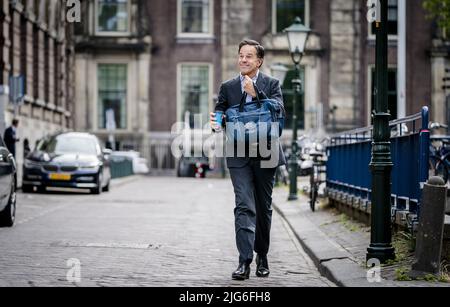 2022-07-08 09:27:27 L'AIA - primo Ministro Mark Rutte all'arrivo al Binnenhof per il Consiglio settimanale dei Ministri. ANP BART MAAT uscita paesi bassi - uscita belgio Foto Stock