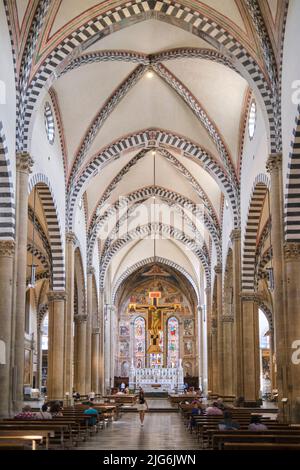 Crocifisso di Giotto nella basilica di Santa Maria Novella a Firenze Foto Stock