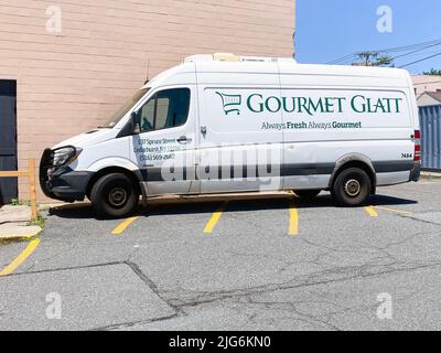 Il furgone di consegna per Gourmet Glatt, un supermercato Kosher a Woodmere, Long Island, New York, un'area con una grande popolazione ebraica ortodossa. Foto Stock