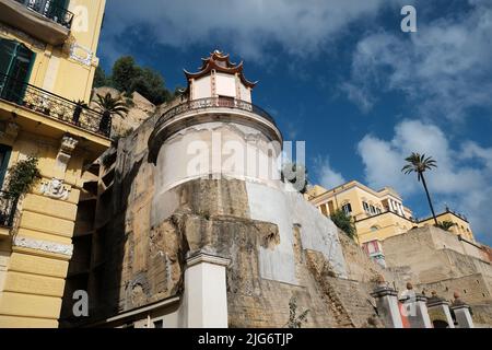 Napoli, Italia - 2 novembre 2021. L'Istituto " Santa Dorotea " nel cuore di Posillipo, Napoli, Italia Foto Stock