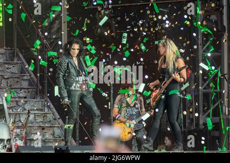 Atene, Grecia 6 luglio 2022. Alice Cooper si esibisce sul palco in Grecia con la sua rock band. Vista ravvicinata sul palco. Foto Stock