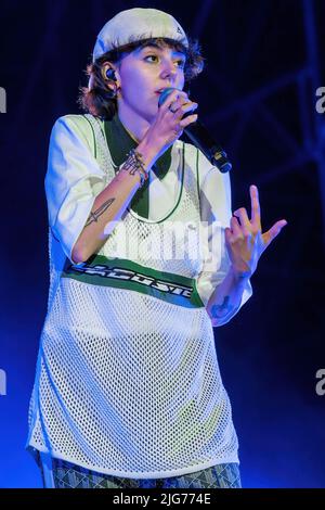 6 luglio 2022, Roma, Italia: Concerto della cantante italiana Ariete all'Ippodromo delle Capannelle di Roma per il Festival Rock in Roma. (Credit Image: © Claudio Enea/Pacific Press via ZUMA Press Wire) Foto Stock