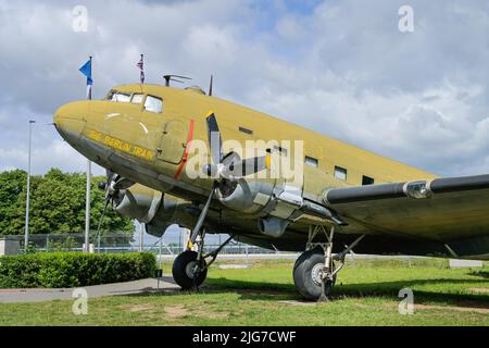 Sultana Bomber Douglas C-47 Dakota, Monumento all'Airlift, Aeroporto, Francoforte sul meno, Assia, Germania Foto Stock