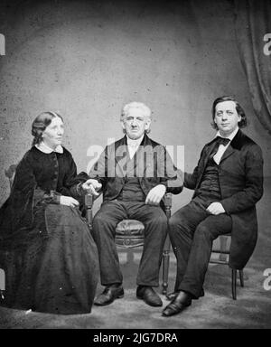 Beecher (gruppo familiare), tra il 1855 e il 1865. [Ministro presbiteriano Lyman Beecher (centro), con la figlia Harriet Beecher Stowe, autore e abolizionista, e il figlio Henry Ward Beecher, clergimano e riformatore sociale]. Foto Stock